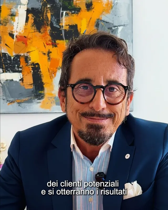 Prima catturi l’attenzione, poi generi interesse, costruisci credibilità e infine conquisti fiducia.